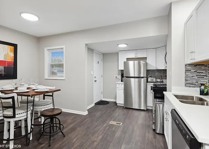 Ferienhaus Modern Retreat, Double Lot With Pergola, Fire Pit, Game Room, 5 Min To Zoo Brookfield