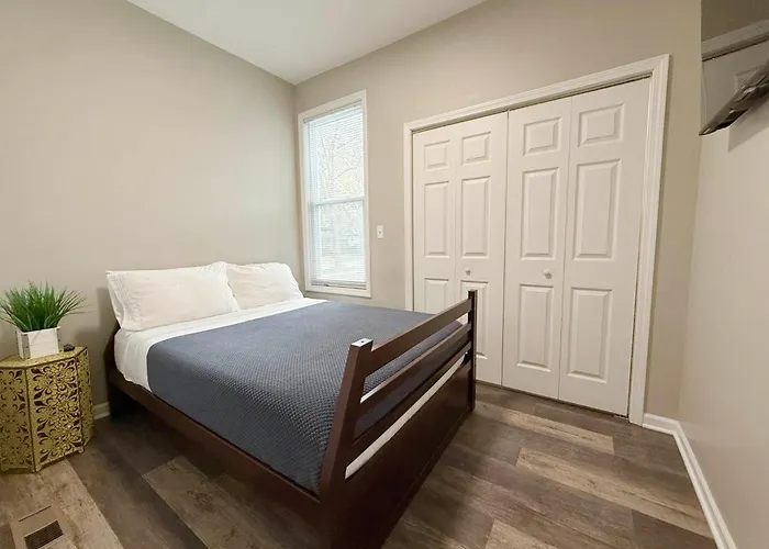 Modern Retreat, Double Lot With Pergola, Fire Pit, Game Room, 5 Min To Zoo Ferienhaus Brookfield